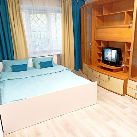 Светлые Апартаменты В 100М От Софиевского Парка Uman Exterior foto