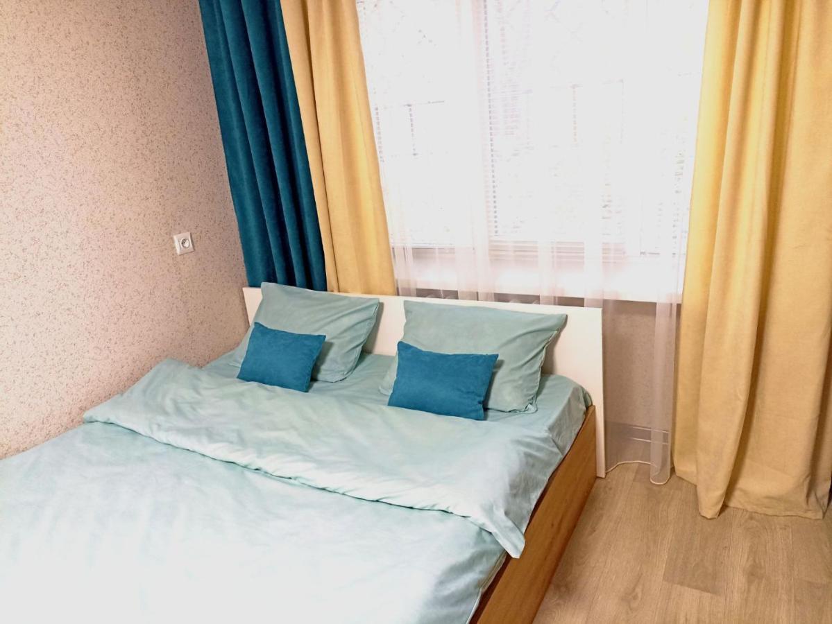 Светлые Апартаменты В 100М От Софиевского Парка Uman Exterior foto
